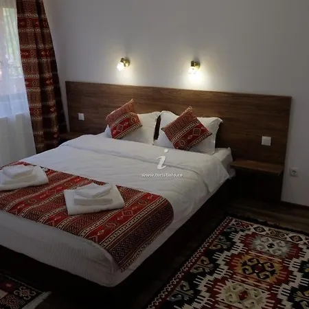 Pensiunea Plai Strabun Guest house